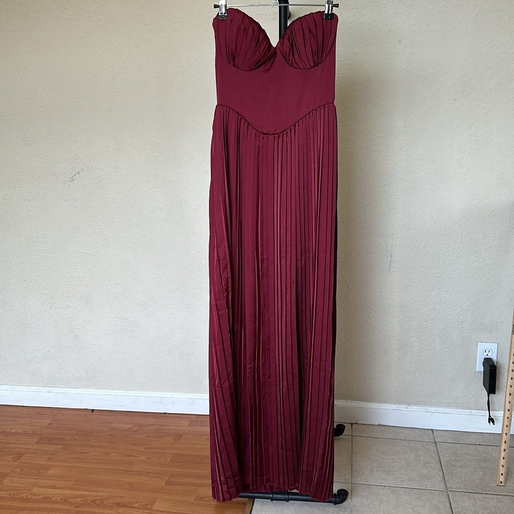 House of CB‎ M A-C 'Marcella' Berry pleated georgette maxi dress NWOT - Picture 4 of 15